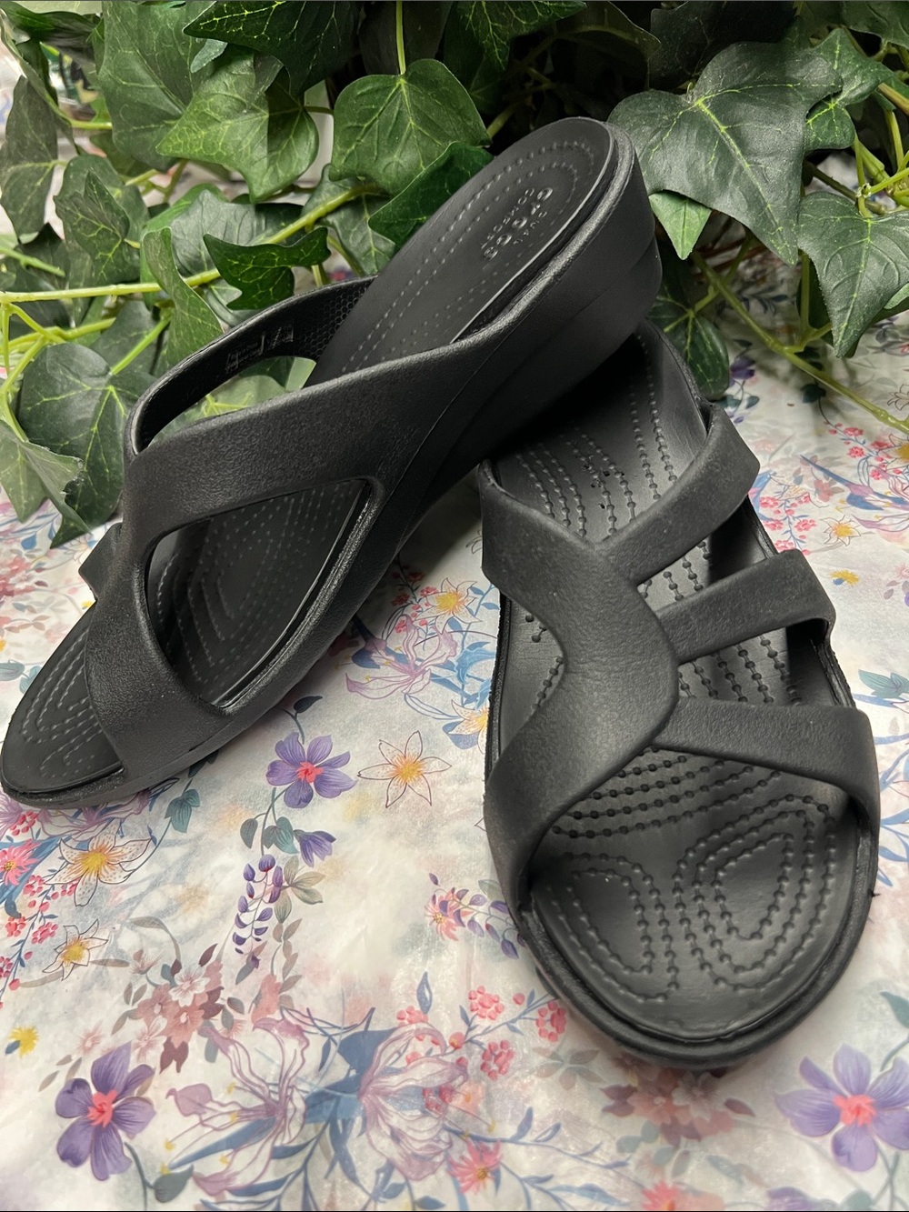 CROCS Black Slip-On Wedge Slide Sandals Size 7